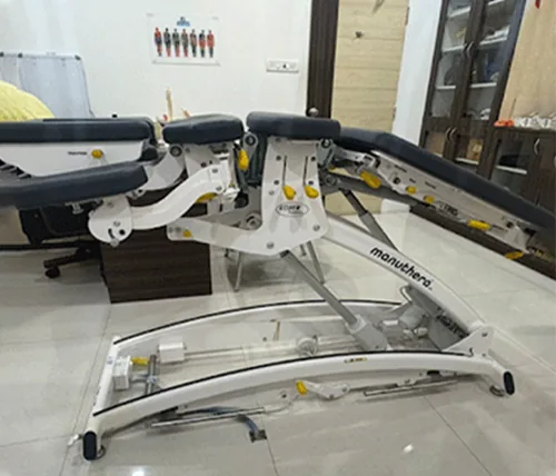 Manuthera 242 Treatment Table Chennai