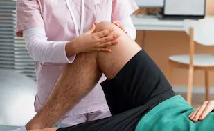 Post-Surgery Rehabilitation and Knee Pain in Elderly